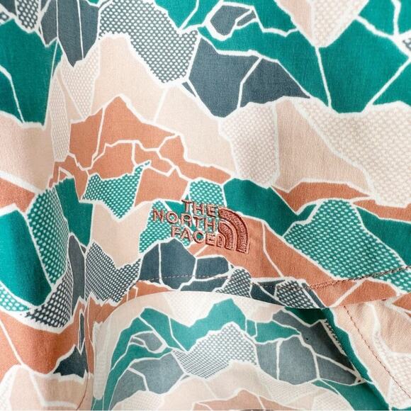 NWT THE NORTH FACE Class V Shorts Porcelain Green Mountain Camo Print 3X Shorts - Picture 4 of 6